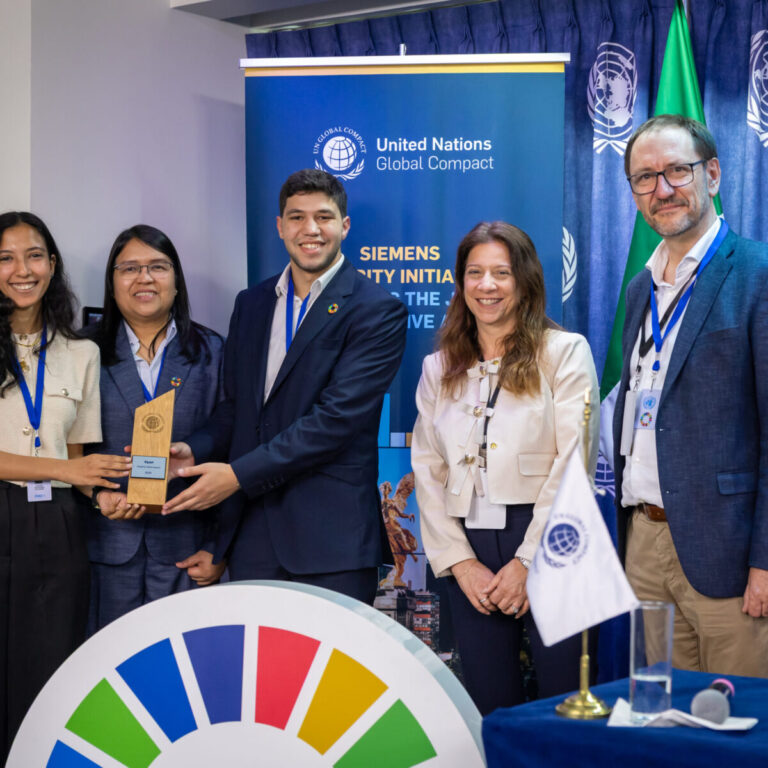 0292_250627_Siemens_DB1_8588_hi-scaled-1200x1200